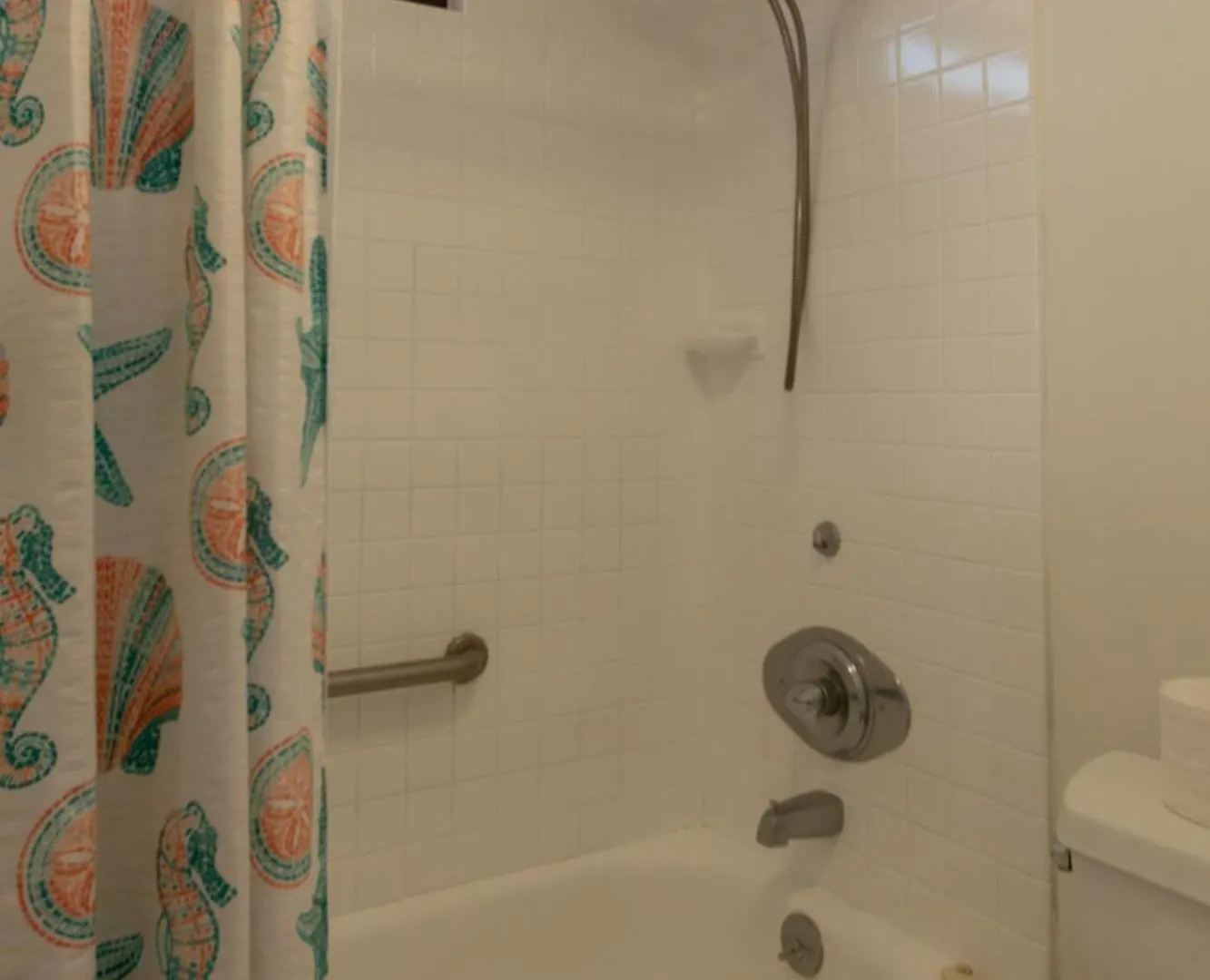 Апартаменты Waikiki Banyan Condo With Mountain Views Near Waikiki Beach, Free Parking Гонолулу США
