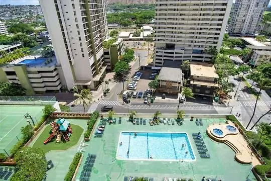 Waikiki Banyan Condo With Mountain Views Near Waikiki Beach, Free Parking Honolulu Lejlighed